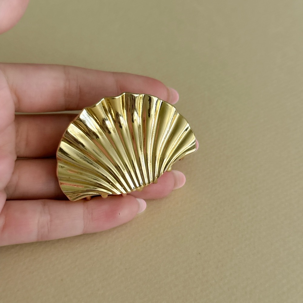Gold Shell hair clips N1766 - Picture 3 of 3